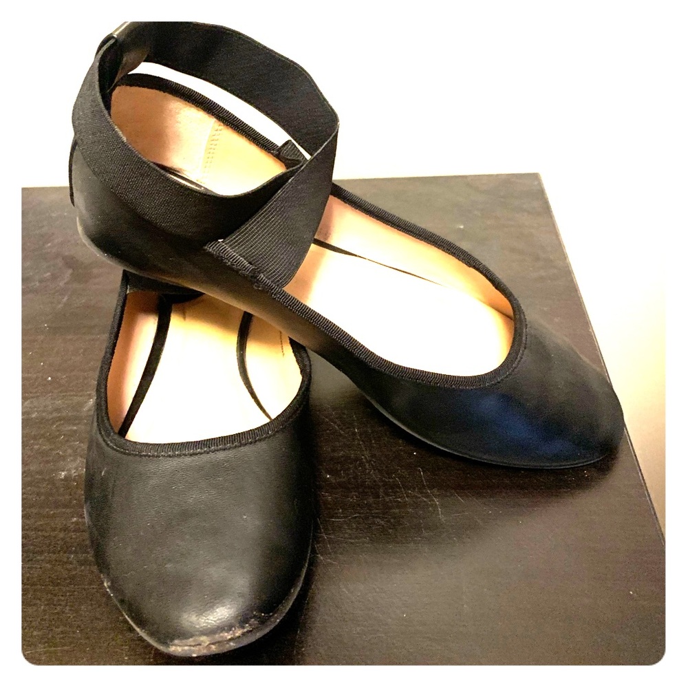 Black ballet flats